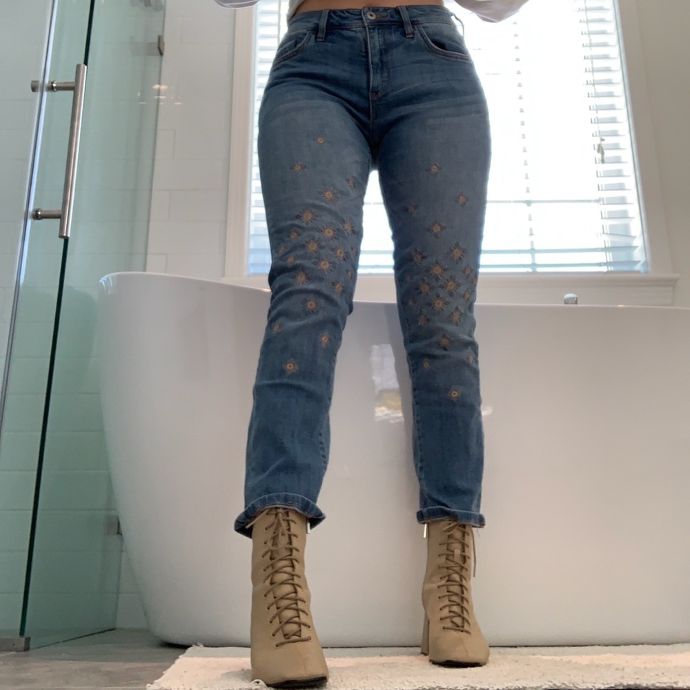 Anthropologie mid rise jeans with design